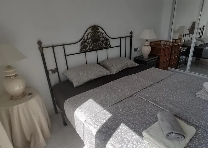 Lägenhet Schoenes Ruhiges Rooftop Mit Grosser Dachterrasse *