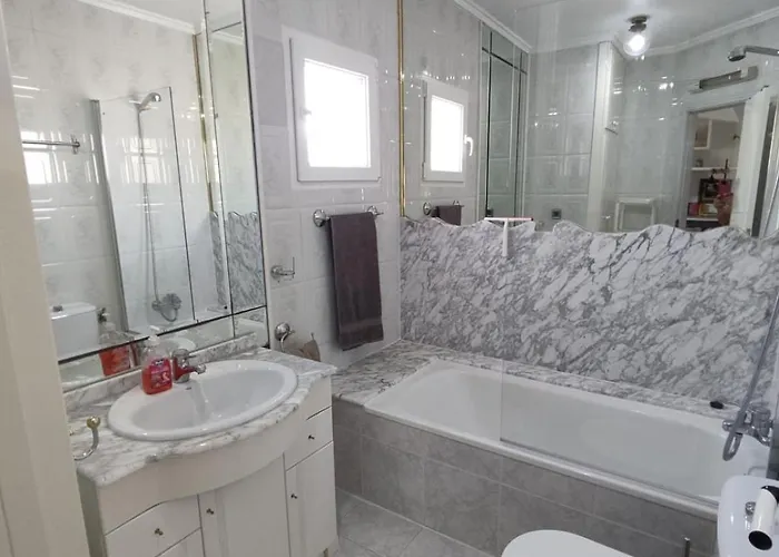 Lägenhet Schoenes Ruhiges Rooftop Mit Grosser Dachterrasse *