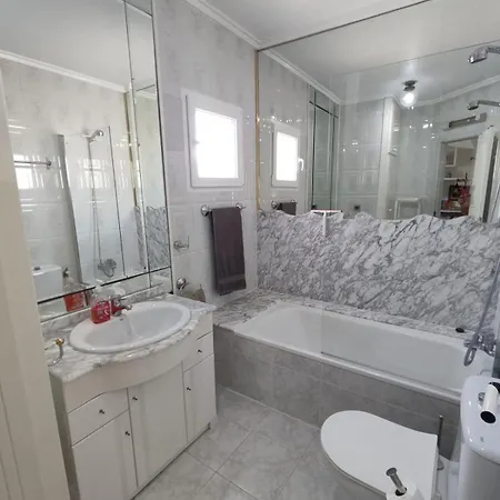 Апартаменты Schoenes Ruhiges Rooftop Mit Grosser Dachterrasse *