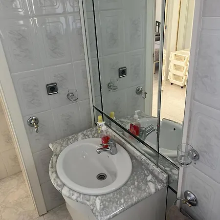 Schoenes Ruhiges Rooftop Mit Grosser Dachterrasse Апартаменты