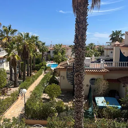 Апартаменты Schoenes Ruhiges Rooftop Mit Grosser Dachterrasse *