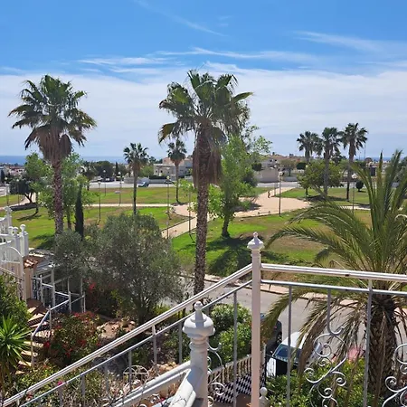 Schoenes Ruhiges Rooftop Mit Grosser Dachterrasse Апартаменты *