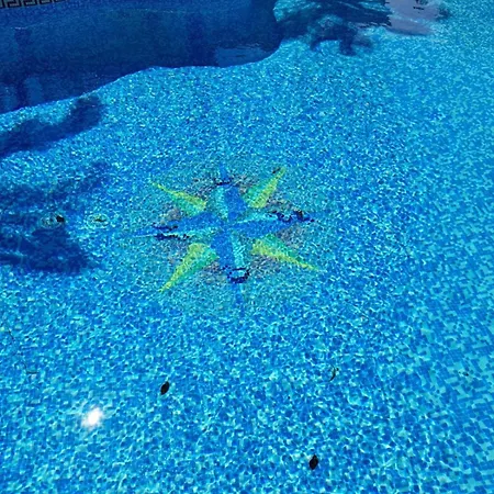 Schoenes Ruhiges Rooftop Mit Grosser Dachterrasse Торевьиа