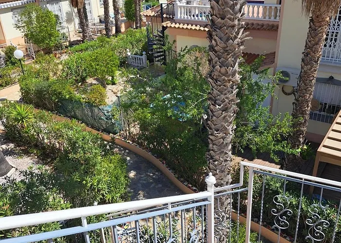 Schoenes Ruhiges Rooftop Mit Grosser Dachterrasse Apartment