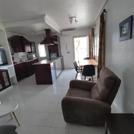 Διαμέρισμα Schoenes Ruhiges Rooftop Mit Grosser Dachterrasse Τορεβιέχα
