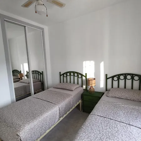 Διαμέρισμα Schoenes Ruhiges Rooftop Mit Grosser Dachterrasse Τορεβιέχα